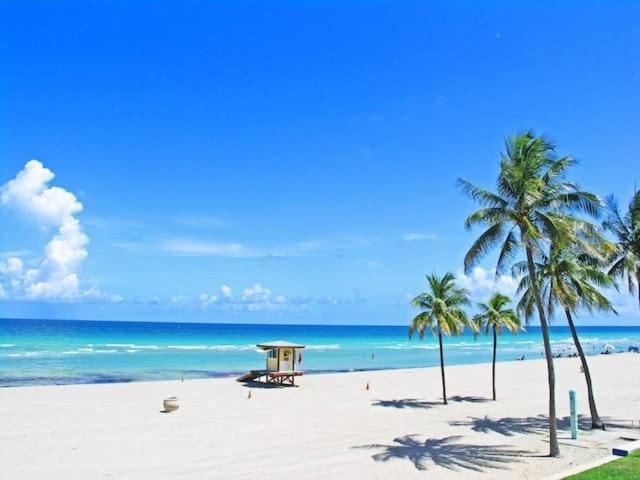 Private Hallandale Beach Studio Wbath Walking Distance To The Beach Pool Free Parking Exterior foto