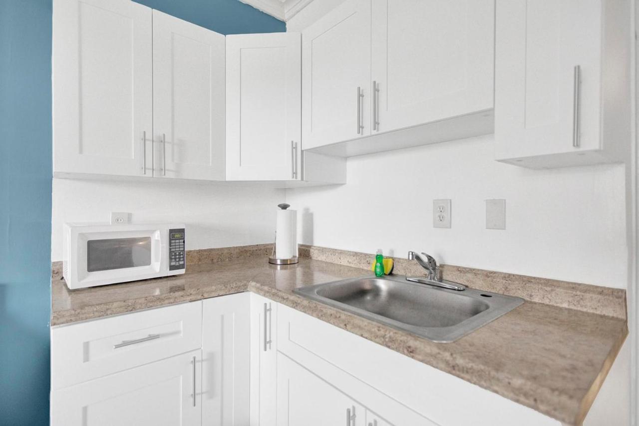 Private Hallandale Beach Studio Wbath Walking Distance To The Beach Pool Free Parking Exterior foto