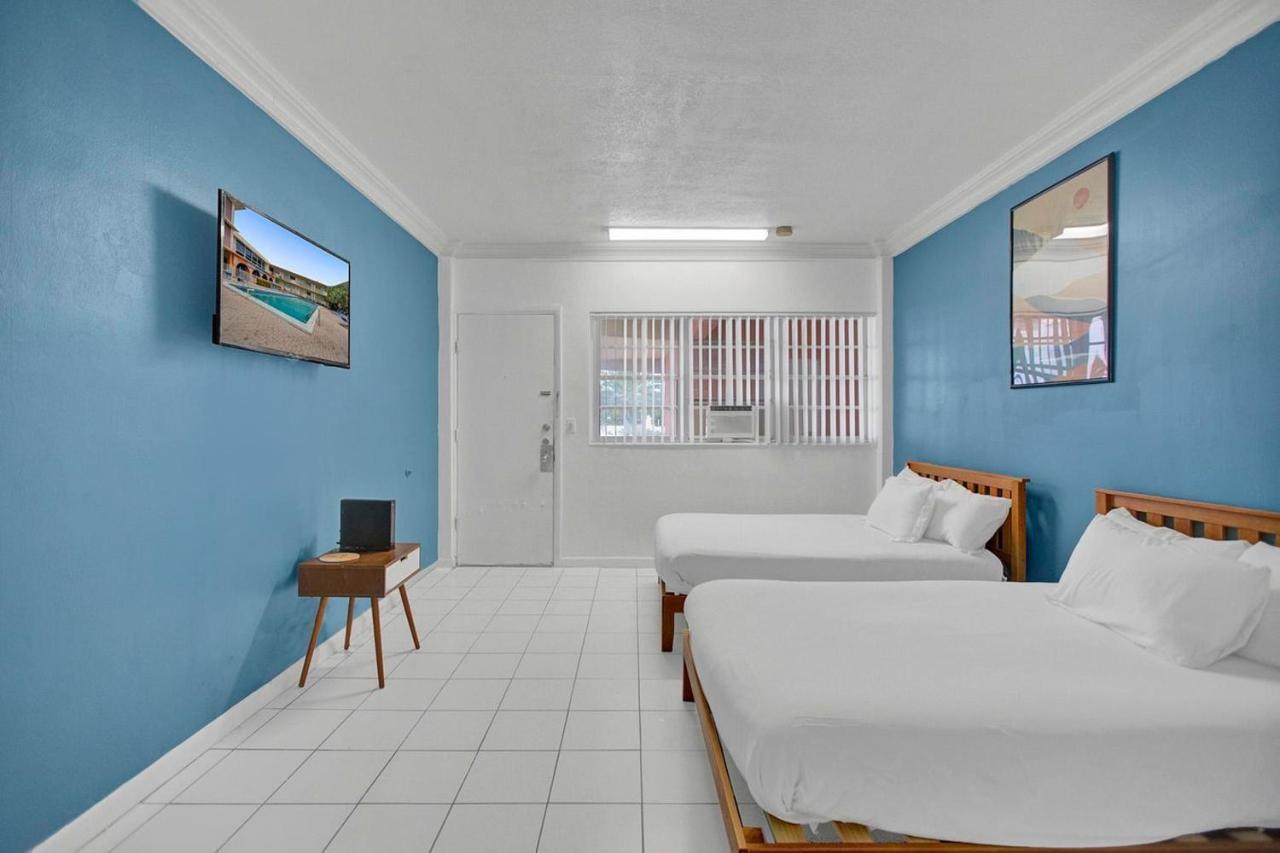 Private Hallandale Beach Studio Wbath Walking Distance To The Beach Pool Free Parking Exterior foto